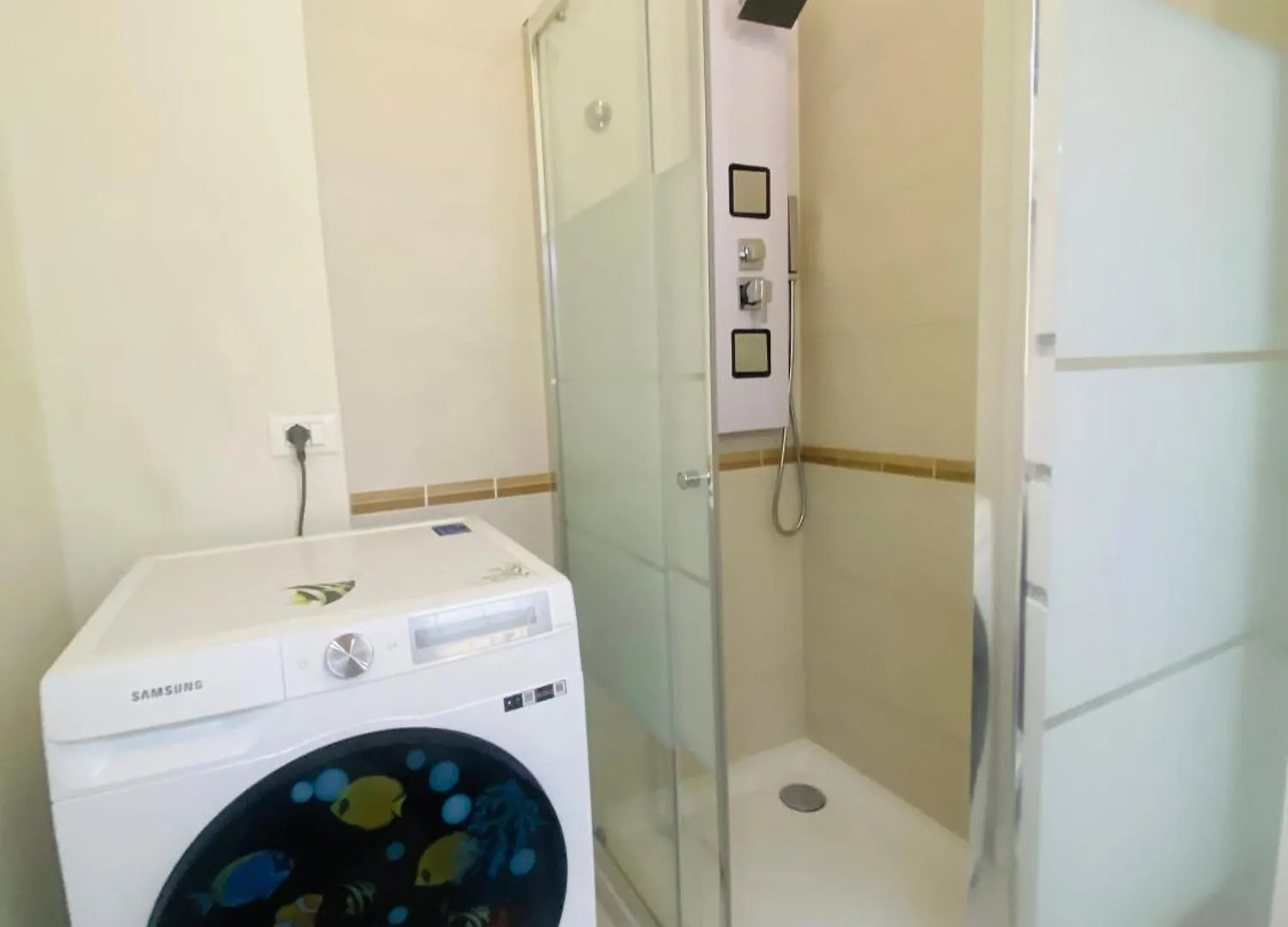 Central Apartment And Parking Verona Italy